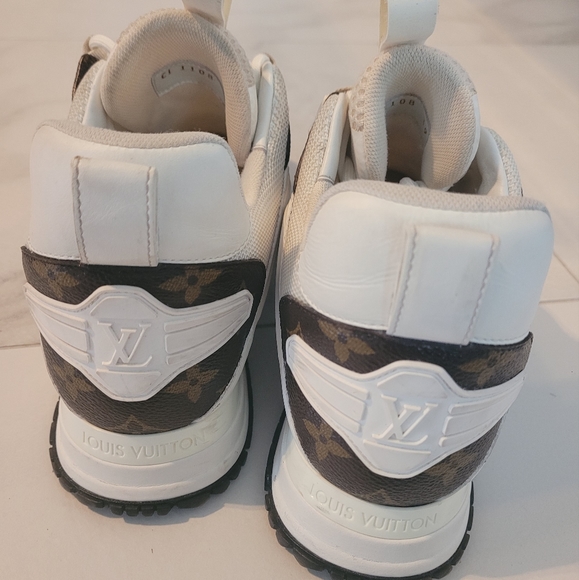 Louis Vuitton LV Rush Sneakers - Picture 4 of 8